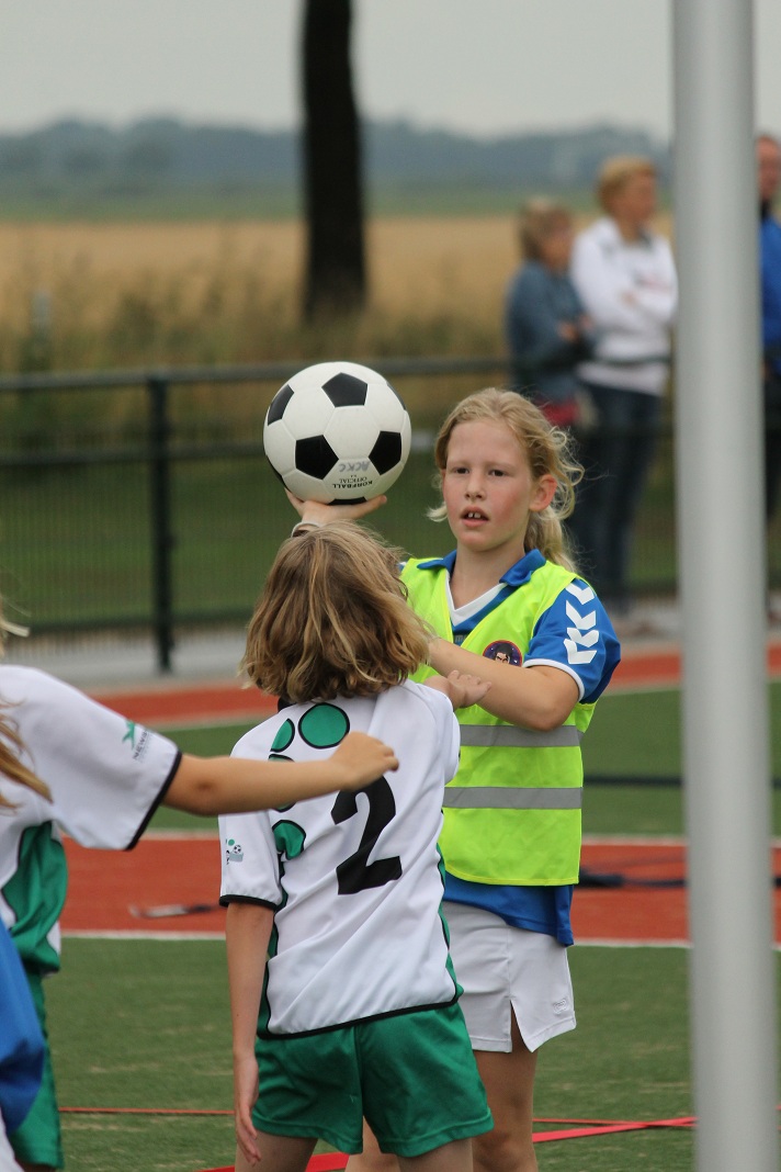 Oefenwedstrijd E2 Almkerk 126.JPG